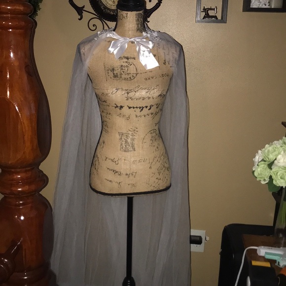 NWT Beautiful tulle & Lace Cape or Open Skirt - Picture 4 of 8